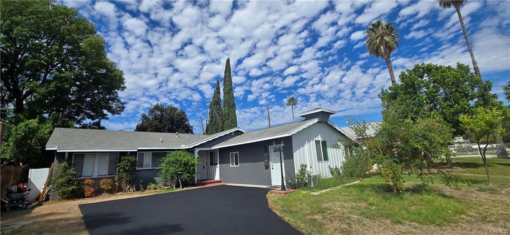 Foto principal - 10937 Collett Ave