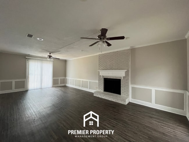 Photo - 8555 Buckhurst Rd House