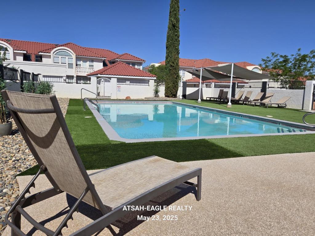 Primary Photo - 1200 Glen Canyon Dr