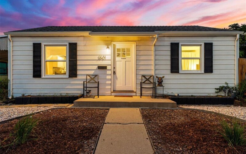Primary Photo - 1601 W Hoye Pl