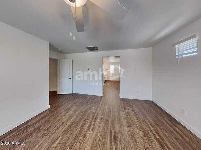 Foto del edificio - 4137 S 105th Dr