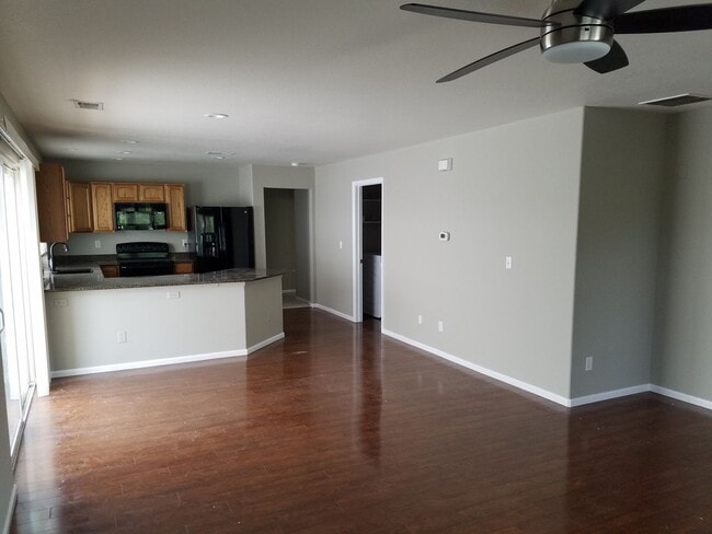 Building Photo - Beautiful Updated 3 Bedroom Ranch Style Ho...