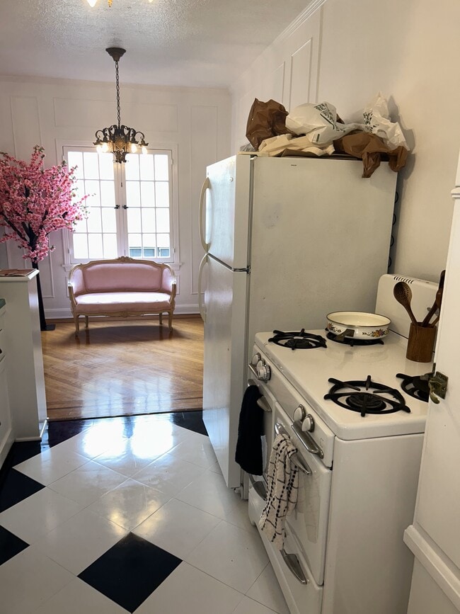 Foto del edificio - 339 N Sycamore Ave