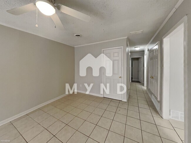 Building Photo - 3 br, 1.5 bath House - 2830 Meadowbrook Dr