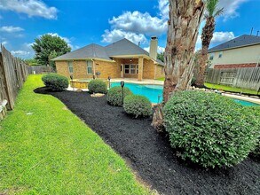 Building Photo - 28251 Chalet Park Dr