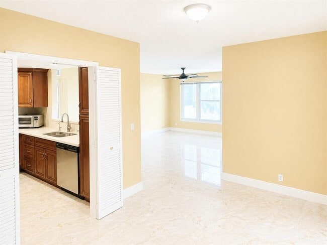 Photo - 10777 W Sample Rd (Coral Springs, FL) Apartment