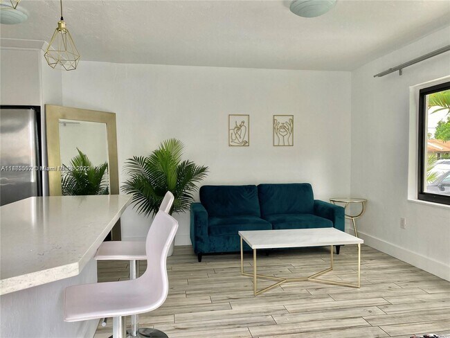 Foto del edificio - 3187 SW 27th St