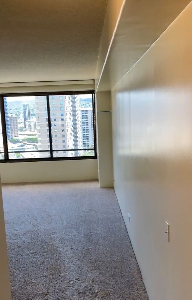 Building Photo - Discovery Bay Studio! Waikiki!