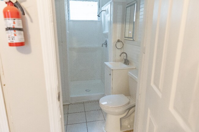 Foto del edificio - 3226 Walton Ave