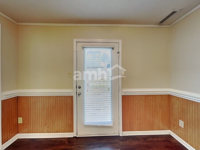 Foto del edificio - 926 Littleton Dr