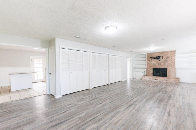 Building Photo - 5401 7th St