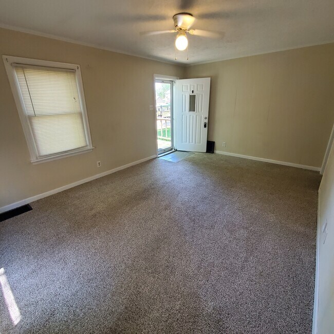Foto del edificio - 4721 Rookwood Ave
