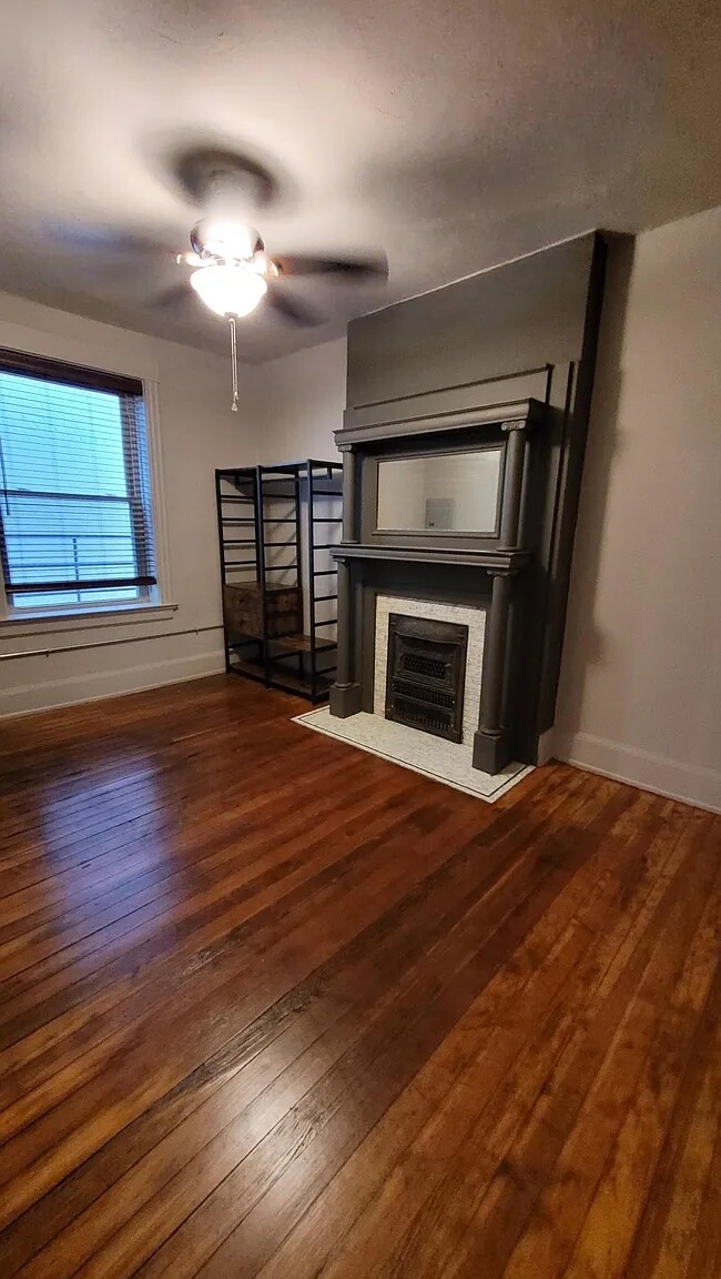 Building Photo - 14 W Court St