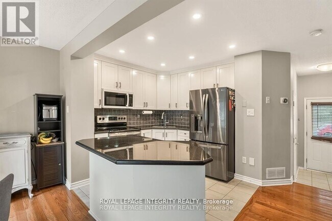 Building Photo - 106 Blackdome Crescent