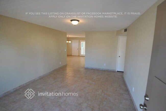 Building Photo - 945 W Gemini Dr