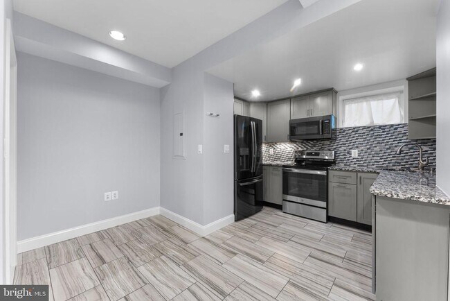 Foto del edificio - 1416 Meridian Pl NW