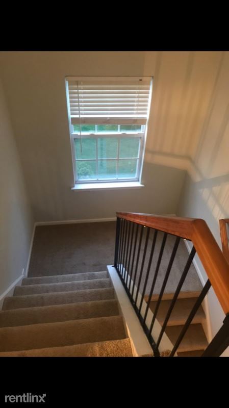 Building Photo - 2 br, 2.5 bath Townhome - 110 Petal Ln