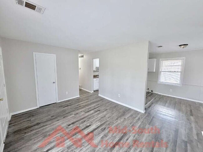 Foto del edificio - 1880 Willow Wood Ave