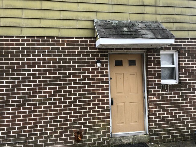 Building Photo - 1214 Fox Run