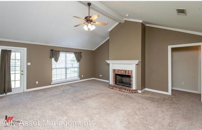 Foto del edificio - 4 br, 2.5 bath House - 2424 Bristol Ct.
