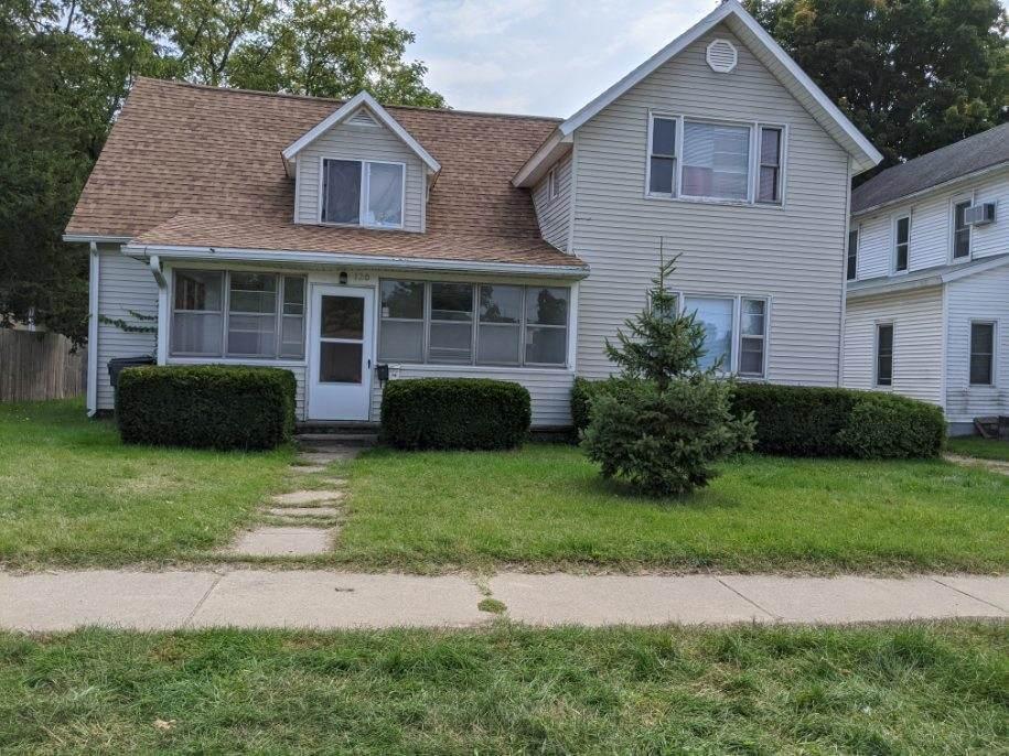 120 E Railroad St, Dowagiac, MI 49047 House Rental in Dowagiac, MI