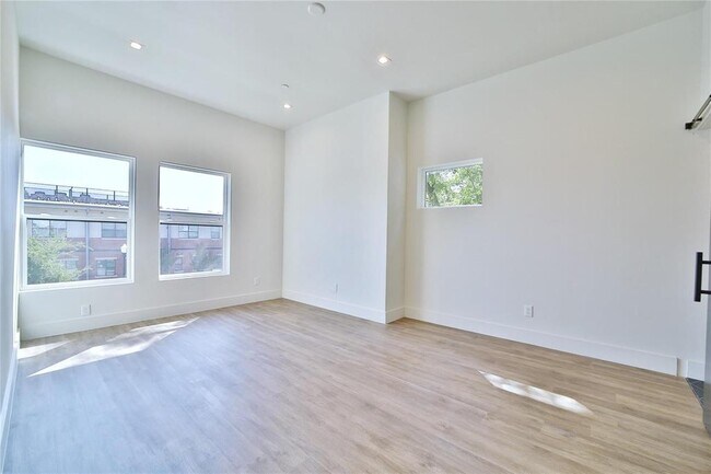 Building Photo - 1322 Lipscomb St