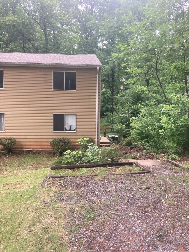 Foto del edificio - 419 Woodhaven Ct