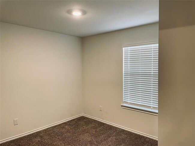 Building Photo - 410 Cultivator Ct
