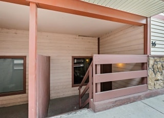 Entry - 2150 College Plz