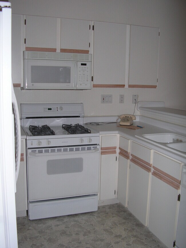 Foto del edificio - 2600 W Village Dr