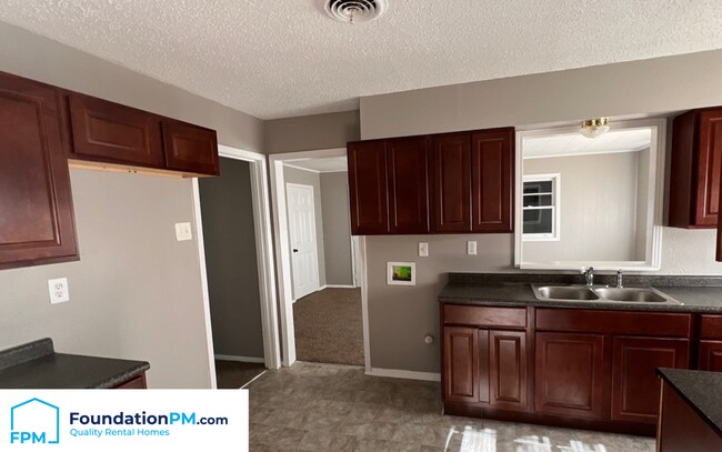 Foto del edificio - 3203 Aden St