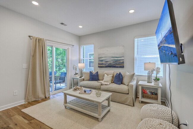Building Photo - 5758 Pilgrim Ave