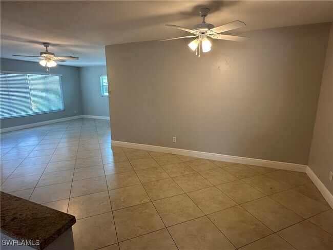 Foto del edificio - 722 107th Ave N