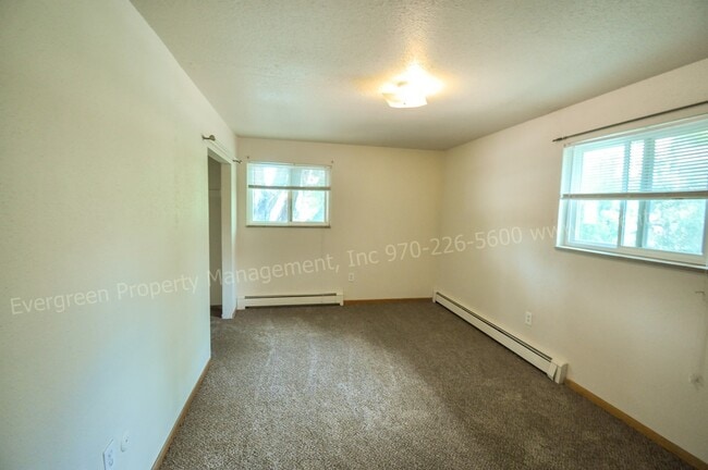 Foto del edificio - 915 James Ct