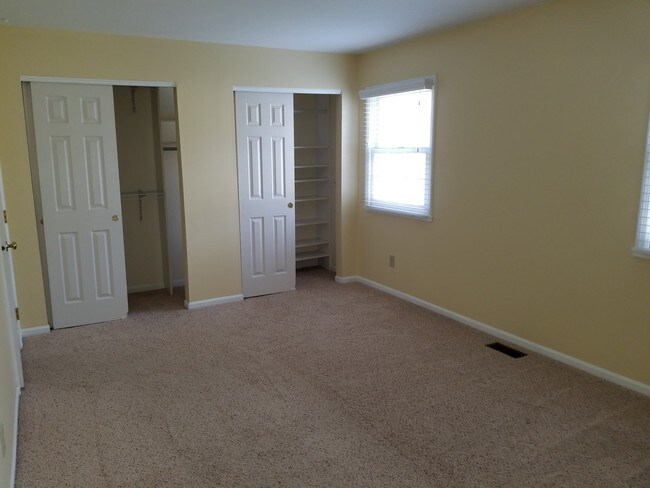 2nd floor bdrms - 9137 Dominion Cir