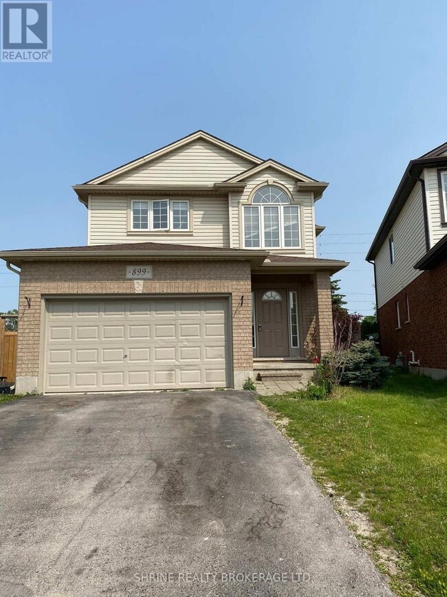 Building Photo - 899 Bradshaw Crescent