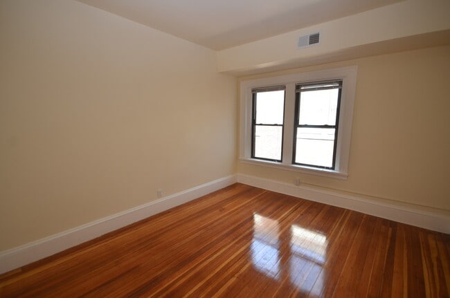 Building Photo - 1486 Beacon St