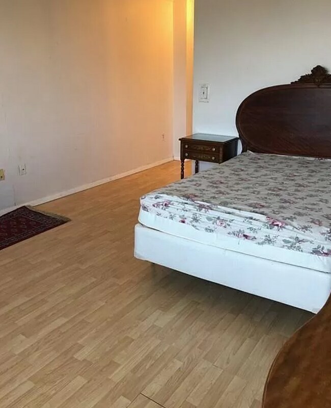 Foto del edificio - 8 Whittier Plz