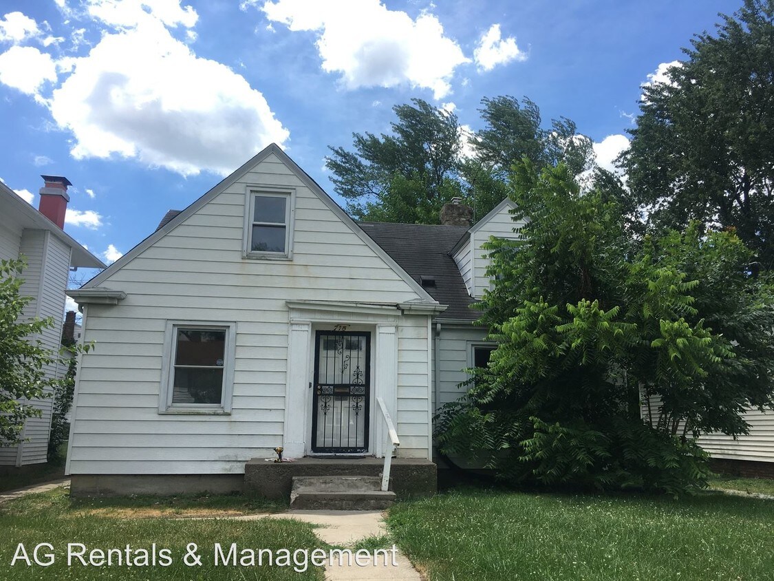 Foto principal - 3 br, 1 bath House - 718 E Rudisill Blvd