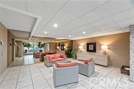 Foto del edificio - 525 N Sycamore Ave