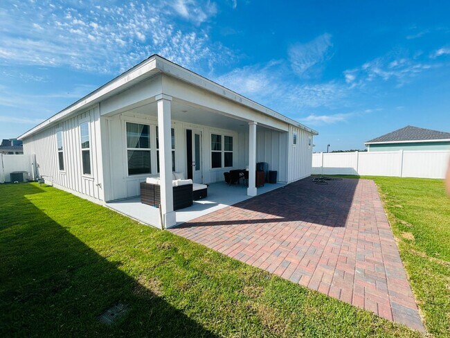 Building Photo - Expansive 3Bed/2Ba in the Coveted Sweet Ba...