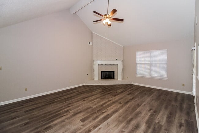 Building Photo - 5694 Pecan Trce