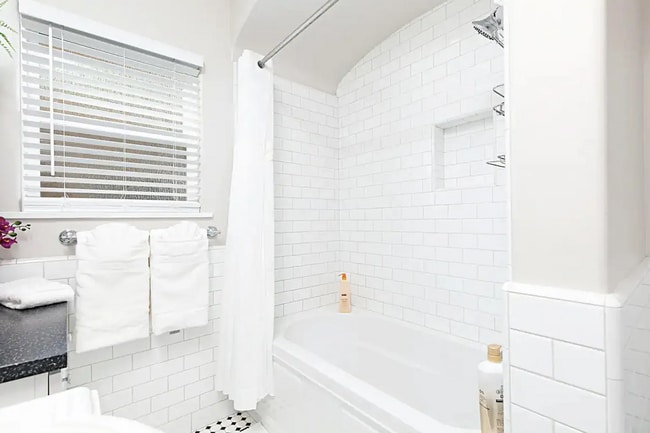 Building Photo - Canyon Home with Views and Solar