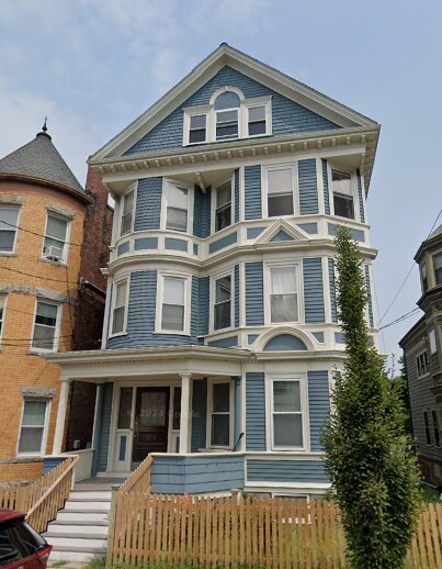 Building Photo - 100 Calumet St
