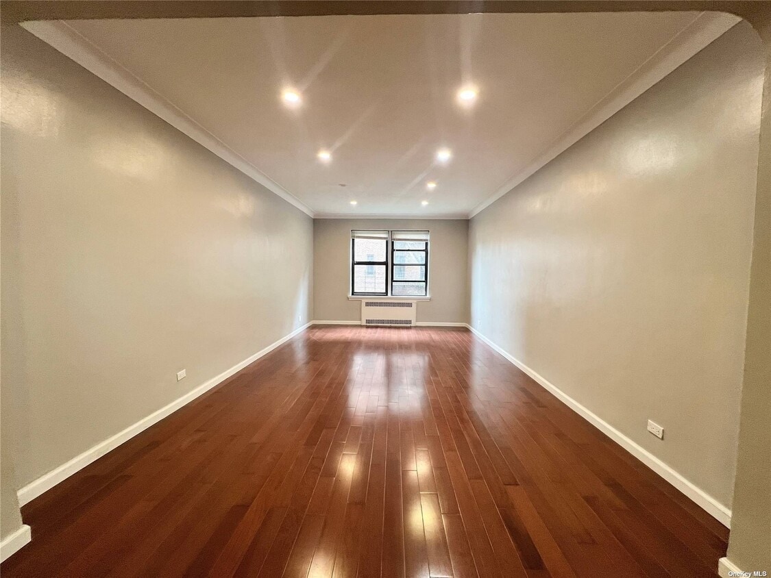 Primary Photo - 35-36-36 76th St