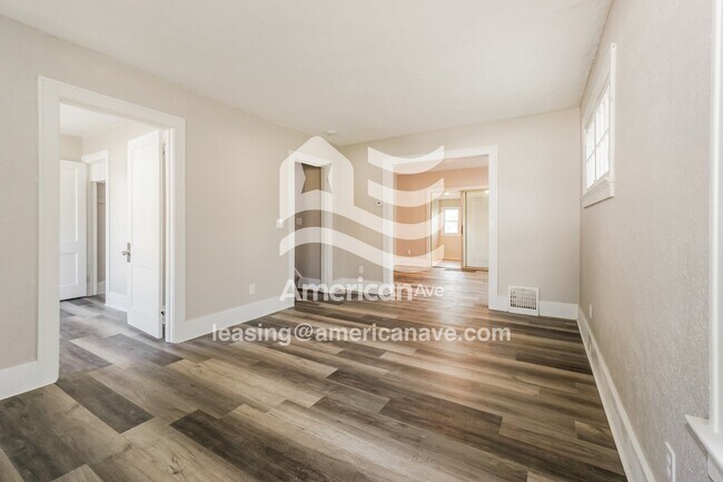 Foto del edificio - 3908 Leybourn Ave