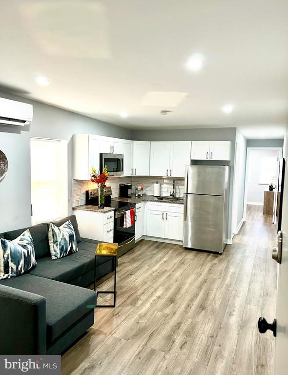 Foto del edificio - 4087 Lancaster Ave