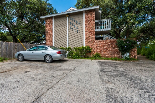 Building Photo - Shady Oaks