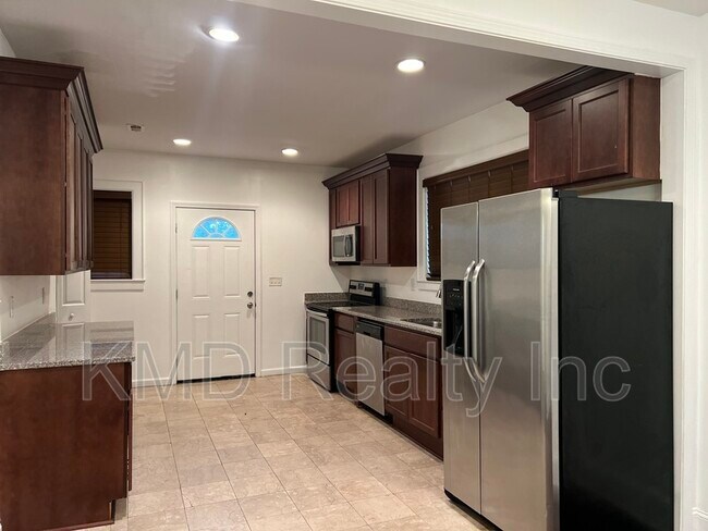 Building Photo - 424 Woodvale Pl