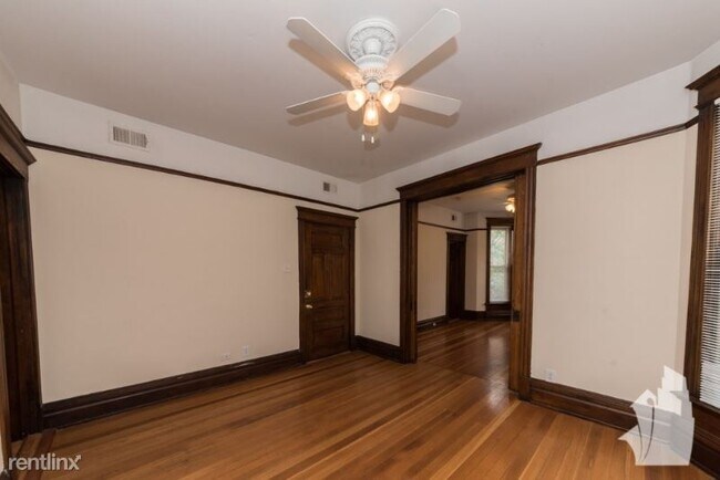 Foto del edificio - 846 W Wellington Ave